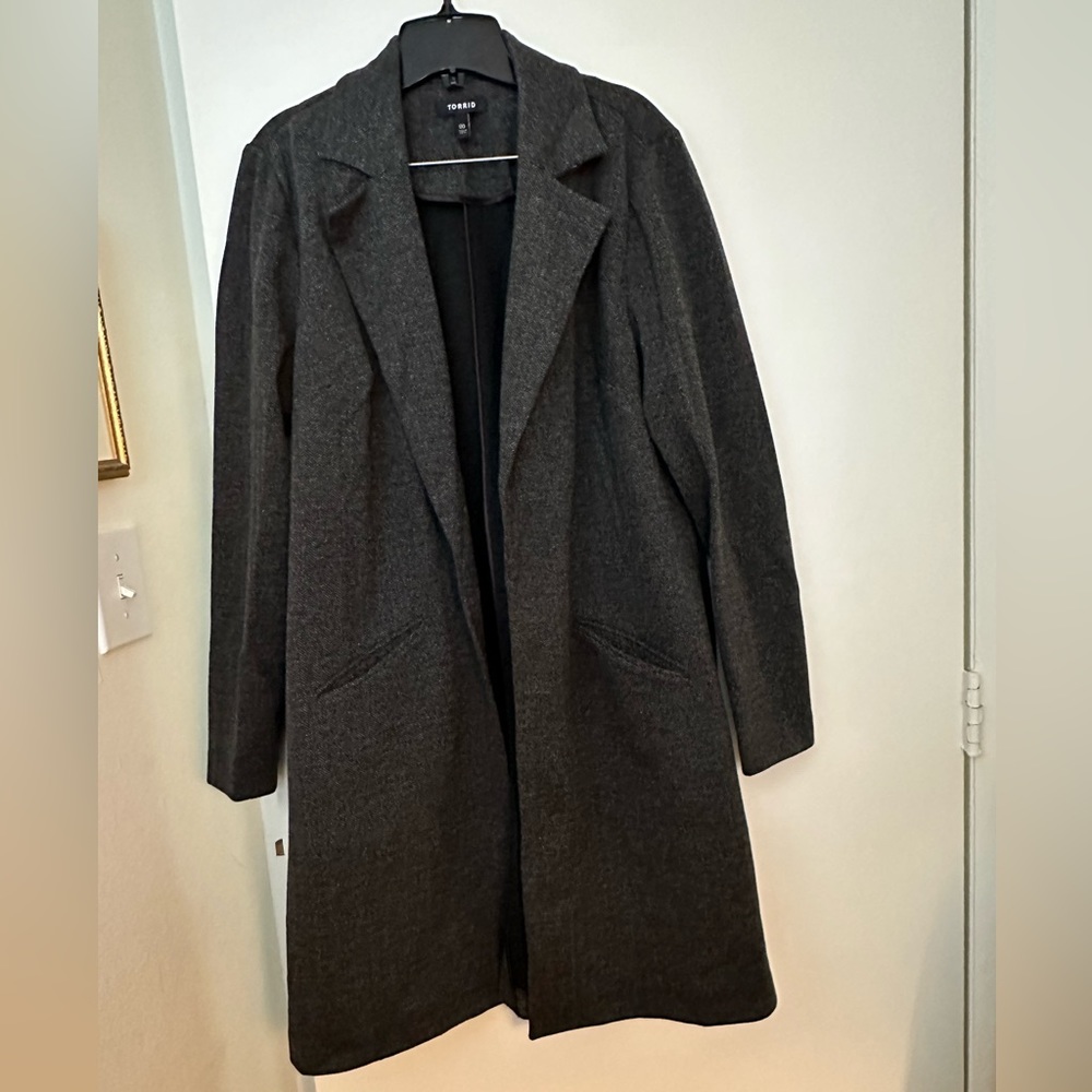 Torrid black and grey long blazer size 00